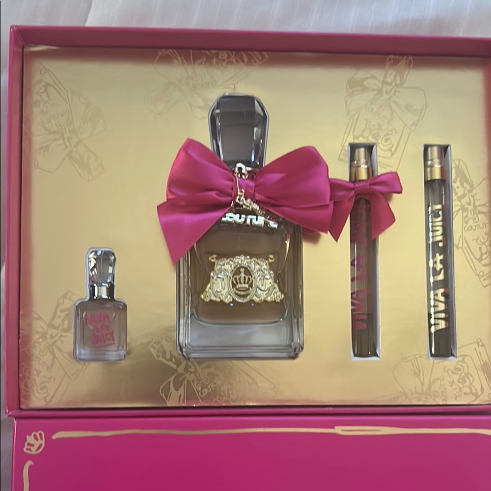 Juicy Couture Viva La Juicy Gift Set in Pink and Gold - Picture 2 of 4